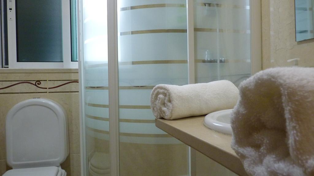 Ponta Delgada Azores Holidays House -B&B - Suites - Self Check-In Keyboard المظهر الخارجي الصورة