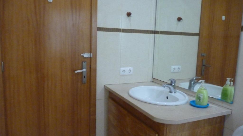 Ponta Delgada Azores Holidays House -B&B - Suites - Self Check-In Keyboard المظهر الخارجي الصورة